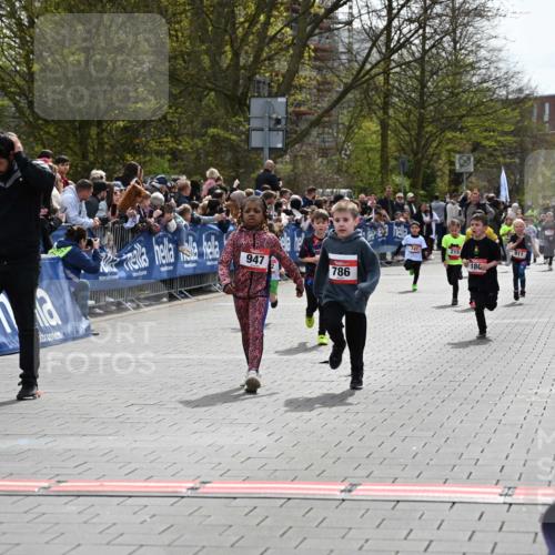 12.04.2026 - 45. Internationalen Wilhelmsburger Insellauf J. Mangold http://msf.ph/oto/9520554 12.04.2026 14:09:15 Ziel 214, 939, 274, 191, 1075, 52, 247, 453, 273, 955, 786, 947, 180, 12 meine-sportfotos.de