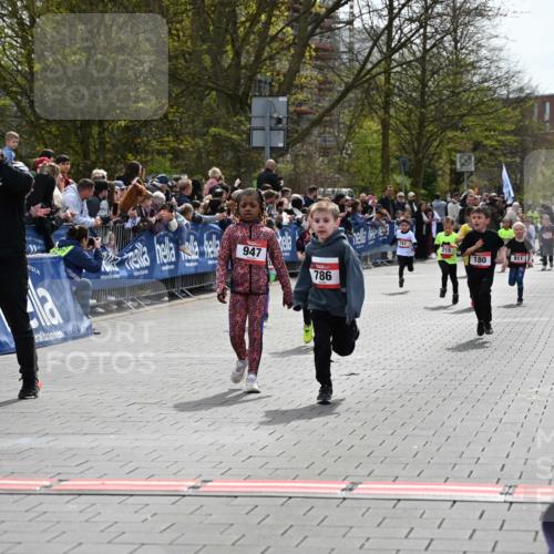12.04.2026 - 45. Internationalen Wilhelmsburger Insellauf J. Mangold http://msf.ph/oto/9520556 12.04.2026 14:09:16 Ziel 191, 1075, 52, 247, 453, 273, 955, 786, 947, 180, 12, 911, 741, 1502 meine-sportfotos.de