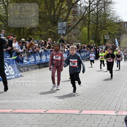 12.04.2026 - 45. Internationalen Wilhelmsburger Insellauf J. Mangold http://msf.ph/oto/9520557 12.04.2026 14:09:16 Ziel 191, 1075, 52, 247, 453, 273, 955, 786, 947, 180, 12, 911, 741, 1502 meine-sportfotos.de