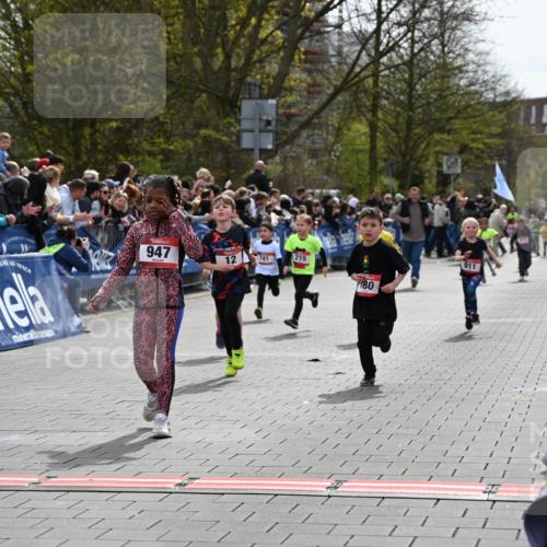 12.04.2026 - 45. Internationalen Wilhelmsburger Insellauf J. Mangold http://msf.ph/oto/9520559 12.04.2026 14:09:17 Ziel 52, 247, 453, 273, 955, 786, 947, 180, 12, 911, 741, 1502, 927, 215 meine-sportfotos.de