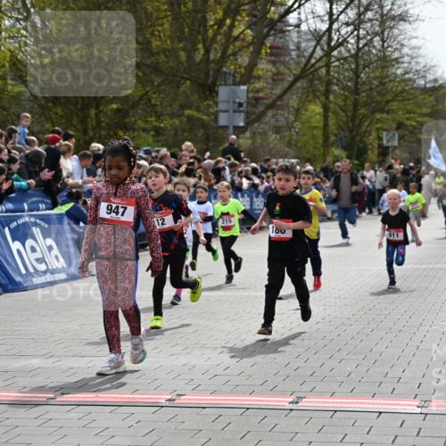12.04.2026 - 45. Internationalen Wilhelmsburger Insellauf J. Mangold http://msf.ph/oto/9520565 12.04.2026 14:09:18 Ziel 453, 273, 955, 786, 947, 180, 12, 911, 741, 1502, 927, 215, 577 meine-sportfotos.de