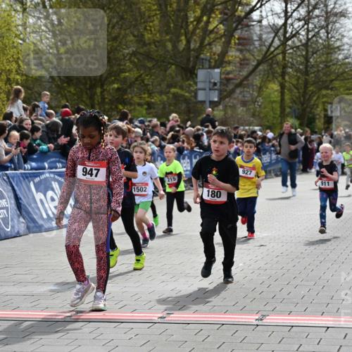 12.04.2026 - 45. Internationalen Wilhelmsburger Insellauf J. Mangold http://msf.ph/oto/9520571 12.04.2026 14:09:18 Ziel 453, 273, 955, 786, 947, 180, 12, 911, 741, 1502, 927, 215, 577 meine-sportfotos.de