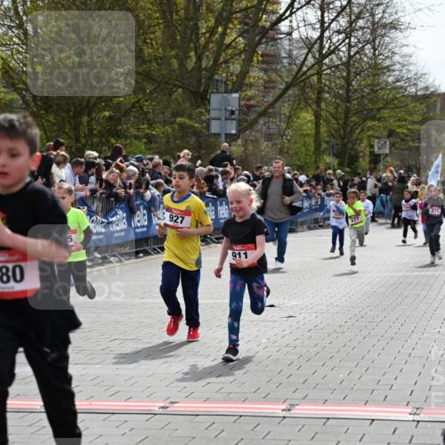 12.04.2026 - 45. Internationalen Wilhelmsburger Insellauf J. Mangold http://msf.ph/oto/9520575 12.04.2026 14:09:20 Ziel 786, 947, 180, 12, 911, 741, 1502, 927, 215, 577, 223, 271 meine-sportfotos.de