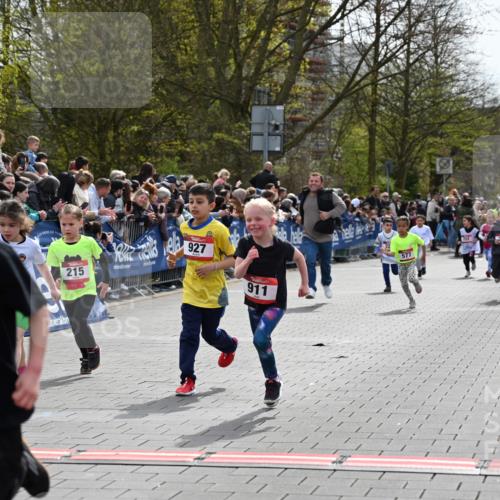 12.04.2026 - 45. Internationalen Wilhelmsburger Insellauf J. Mangold http://msf.ph/oto/9520577 12.04.2026 14:09:20 Ziel 786, 947, 180, 12, 911, 741, 1502, 927, 215, 577, 223, 271 meine-sportfotos.de