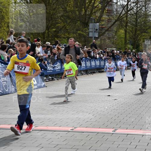 12.04.2026 - 45. Internationalen Wilhelmsburger Insellauf J. Mangold http://msf.ph/oto/9520585 12.04.2026 14:09:21 Ziel 947, 180, 12, 911, 741, 1502, 927, 215, 577, 223, 271, 691, 1511 meine-sportfotos.de