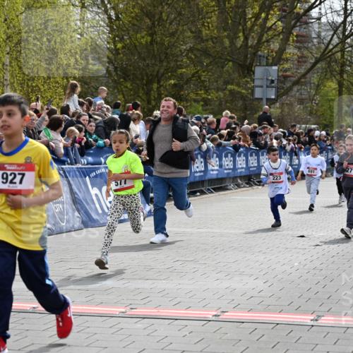 12.04.2026 - 45. Internationalen Wilhelmsburger Insellauf J. Mangold http://msf.ph/oto/9520592 12.04.2026 14:09:22 Ziel 947, 180, 12, 911, 741, 1502, 927, 215, 577, 223, 271, 691, 1511, 252 meine-sportfotos.de