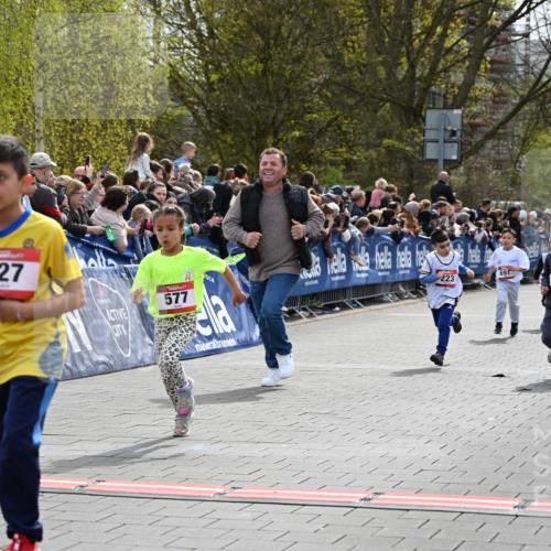 12.04.2026 - 45. Internationalen Wilhelmsburger Insellauf J. Mangold http://msf.ph/oto/9520594 12.04.2026 14:09:22 Ziel 947, 180, 12, 911, 741, 1502, 927, 215, 577, 223, 271, 691, 1511, 252 meine-sportfotos.de