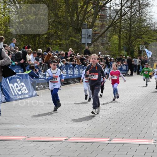 12.04.2026 - 45. Internationalen Wilhelmsburger Insellauf J. Mangold http://msf.ph/oto/9520600 12.04.2026 14:09:23 Ziel 12, 911, 741, 1502, 927, 215, 577, 223, 271, 691, 1511, 252, 270, 220 meine-sportfotos.de