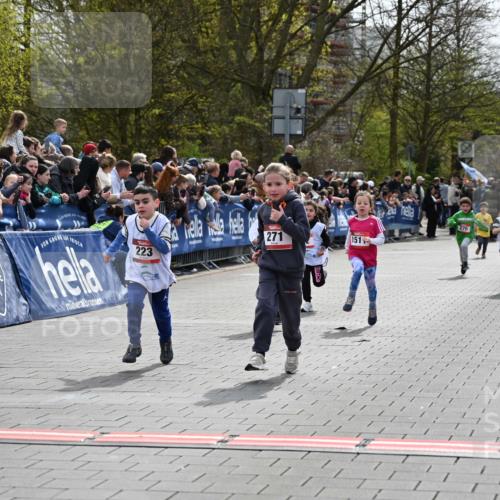 12.04.2026 - 45. Internationalen Wilhelmsburger Insellauf J. Mangold http://msf.ph/oto/9520604 12.04.2026 14:09:24 Ziel 911, 741, 1502, 927, 215, 577, 223, 271, 691, 1511, 252, 270, 220 meine-sportfotos.de