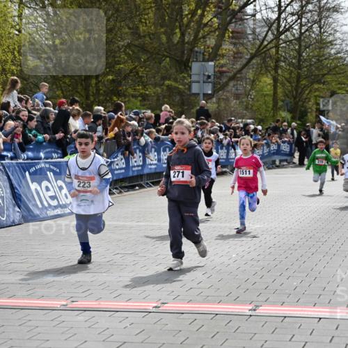 12.04.2026 - 45. Internationalen Wilhelmsburger Insellauf J. Mangold http://msf.ph/oto/9520606 12.04.2026 14:09:24 Ziel 911, 741, 1502, 927, 215, 577, 223, 271, 691, 1511, 252, 270, 220 meine-sportfotos.de
