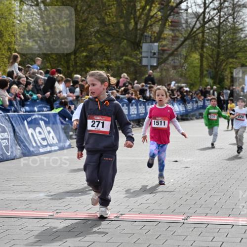 12.04.2026 - 45. Internationalen Wilhelmsburger Insellauf J. Mangold http://msf.ph/oto/9520618 12.04.2026 14:09:25 Ziel 927, 215, 577, 223, 271, 691, 1511, 252, 270, 220, 219 meine-sportfotos.de