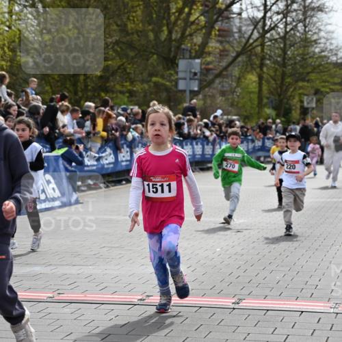 12.04.2026 - 45. Internationalen Wilhelmsburger Insellauf J. Mangold http://msf.ph/oto/9520630 12.04.2026 14:09:26 Ziel 577, 223, 271, 691, 1511, 252, 270, 220, 219 meine-sportfotos.de