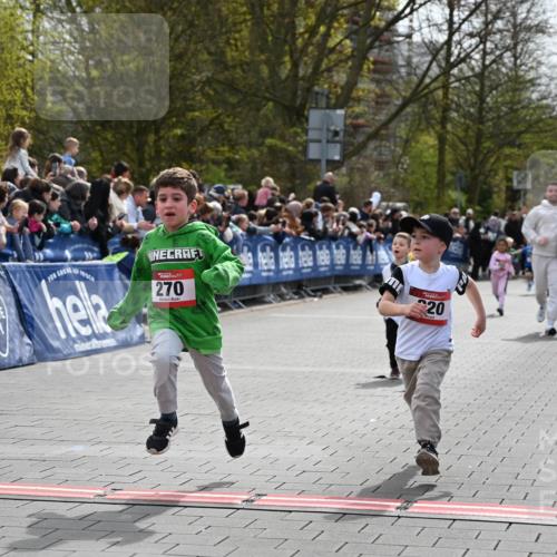 12.04.2026 - 45. Internationalen Wilhelmsburger Insellauf J. Mangold http://msf.ph/oto/9520641 12.04.2026 14:09:27 Ziel 223, 271, 691, 1511, 252, 270, 220, 219 meine-sportfotos.de