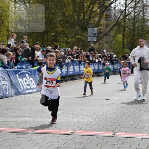 12.04.2026 - 45. Internationalen Wilhelmsburger Insellauf J. Mangold http://msf.ph/oto/9520656 12.04.2026 14:09:30 Ziel 252, 270, 220, 219, 216, 25, 1066, 209 meine-sportfotos.de