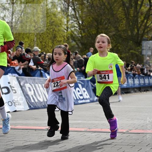 12.04.2026 - 45. Internationalen Wilhelmsburger Insellauf J. Mangold http://msf.ph/oto/9520678 12.04.2026 14:09:36 Ziel 216, 25, 1066, 209, 915, 221, 541, 1501, 249 meine-sportfotos.de