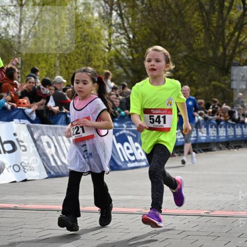 12.04.2026 - 45. Internationalen Wilhelmsburger Insellauf J. Mangold http://msf.ph/oto/9520679 12.04.2026 14:09:36 Ziel 216, 25, 1066, 209, 915, 221, 541, 1501, 249 meine-sportfotos.de