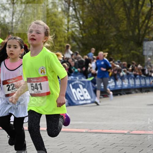 12.04.2026 - 45. Internationalen Wilhelmsburger Insellauf J. Mangold http://msf.ph/oto/9520684 12.04.2026 14:09:37 Ziel 25, 1066, 209, 915, 221, 541, 1501, 249, 1059, 1516, 94 meine-sportfotos.de