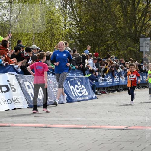 12.04.2026 - 45. Internationalen Wilhelmsburger Insellauf J. Mangold http://msf.ph/oto/9520691 12.04.2026 14:09:38 Ziel 25, 1066, 209, 915, 221, 541, 1501, 249, 1059, 1516, 94, 921, 251, 945 meine-sportfotos.de