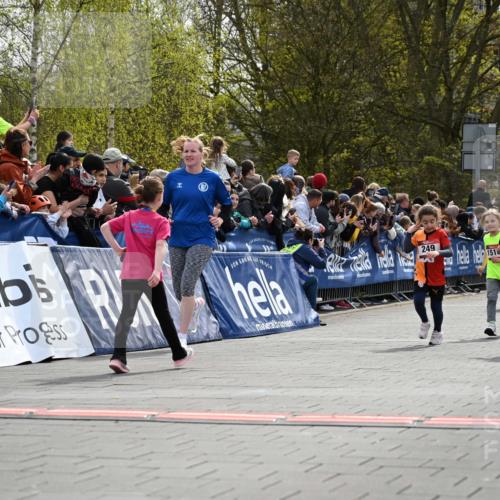 12.04.2026 - 45. Internationalen Wilhelmsburger Insellauf J. Mangold http://msf.ph/oto/9520692 12.04.2026 14:09:38 Ziel 25, 1066, 209, 915, 221, 541, 1501, 249, 1059, 1516, 94, 921, 251, 945 meine-sportfotos.de