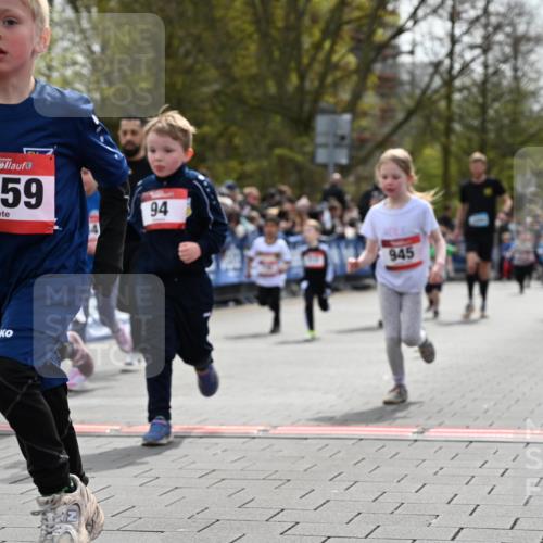 12.04.2026 - 45. Internationalen Wilhelmsburger Insellauf J. Mangold http://msf.ph/oto/9520723 12.04.2026 14:09:42 Ziel 1501, 249, 1059, 1516, 94, 921, 251, 945, 934, 212, 735, 190, 240, 1520 meine-sportfotos.de