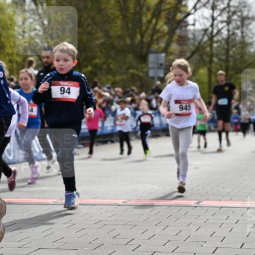 12.04.2026 - 45. Internationalen Wilhelmsburger Insellauf J. Mangold http://msf.ph/oto/9520725 12.04.2026 14:09:42 Ziel 1501, 249, 1059, 1516, 94, 921, 251, 945, 934, 212, 735, 190, 240, 1520 meine-sportfotos.de