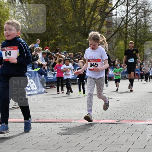 12.04.2026 - 45. Internationalen Wilhelmsburger Insellauf J. Mangold http://msf.ph/oto/9520729 12.04.2026 14:09:43 Ziel 1501, 249, 1059, 1516, 94, 921, 251, 945, 934, 212, 735, 190, 240, 1520 meine-sportfotos.de