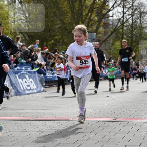 12.04.2026 - 45. Internationalen Wilhelmsburger Insellauf J. Mangold http://msf.ph/oto/9520732 12.04.2026 14:09:43 Ziel 1501, 249, 1059, 1516, 94, 921, 251, 945, 934, 212, 735, 190, 240, 1520 meine-sportfotos.de