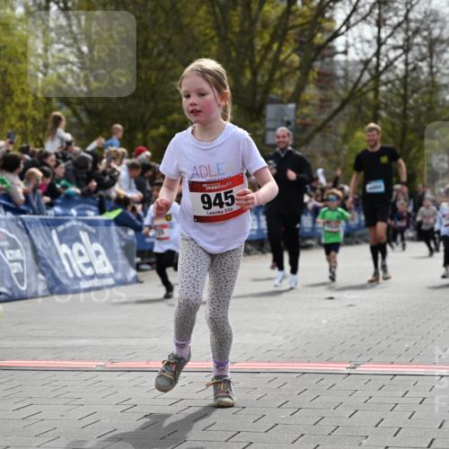 12.04.2026 - 45. Internationalen Wilhelmsburger Insellauf J. Mangold http://msf.ph/oto/9520735 12.04.2026 14:09:43 Ziel 1501, 249, 1059, 1516, 94, 921, 251, 945, 934, 212, 735, 190, 240, 1520 meine-sportfotos.de
