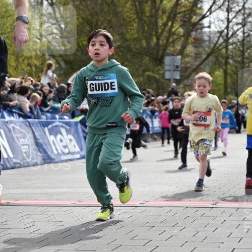 12.04.2026 - 45. Internationalen Wilhelmsburger Insellauf J. Mangold http://msf.ph/oto/9520755 12.04.2026 14:09:47 Ziel 934, 212, 735, 190, 240, 1520, 206, 908, 776, 172, 183, 196, 449, 772, 7, 917 meine-sportfotos.de