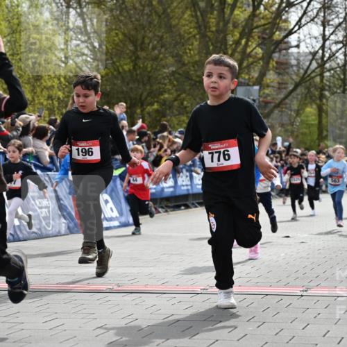 12.04.2026 - 45. Internationalen Wilhelmsburger Insellauf J. Mangold http://msf.ph/oto/9520772 12.04.2026 14:09:50 Ziel 240, 1520, 206, 908, 776, 172, 183, 196, 449, 772, 7, 917, 284, 44, 200, 563, 53, 712, 1512, 1525, 551, 764, 567 meine-sportfotos.de