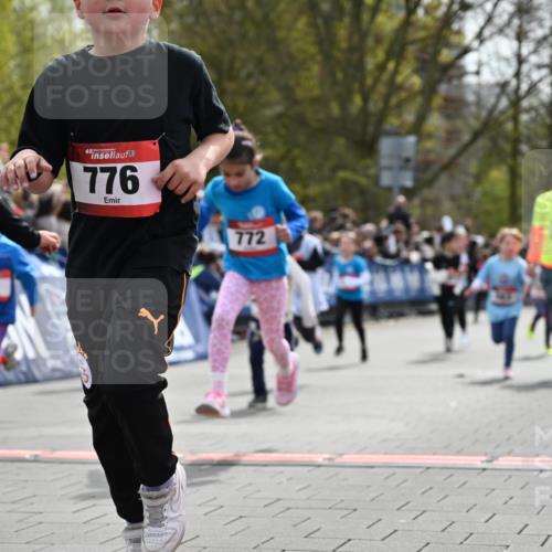 12.04.2026 - 45. Internationalen Wilhelmsburger Insellauf J. Mangold http://msf.ph/oto/9520781 12.04.2026 14:09:51 Ziel 206, 908, 776, 172, 183, 196, 449, 772, 7, 917, 284, 44, 200, 563, 53, 712, 1512, 1525, 551, 764, 567 meine-sportfotos.de