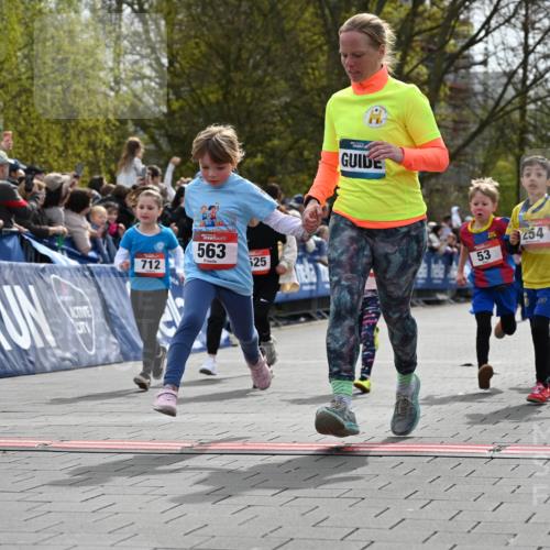 12.04.2026 - 45. Internationalen Wilhelmsburger Insellauf J. Mangold http://msf.ph/oto/9520802 12.04.2026 14:09:53 Ziel 908, 776, 172, 183, 196, 449, 772, 7, 917, 284, 44, 200, 563, 53, 712, 1512, 1525, 551, 764, 567, 720, 719 meine-sportfotos.de