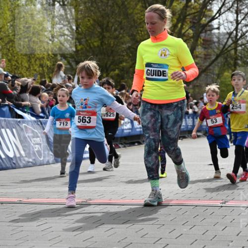 12.04.2026 - 45. Internationalen Wilhelmsburger Insellauf J. Mangold http://msf.ph/oto/9520803 12.04.2026 14:09:53 Ziel 908, 776, 172, 183, 196, 449, 772, 7, 917, 284, 44, 200, 563, 53, 712, 1512, 1525, 551, 764, 567, 720, 719 meine-sportfotos.de