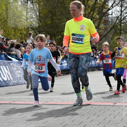 12.04.2026 - 45. Internationalen Wilhelmsburger Insellauf J. Mangold http://msf.ph/oto/9520804 12.04.2026 14:09:53 Ziel 908, 776, 172, 183, 196, 449, 772, 7, 917, 284, 44, 200, 563, 53, 712, 1512, 1525, 551, 764, 567, 720, 719 meine-sportfotos.de