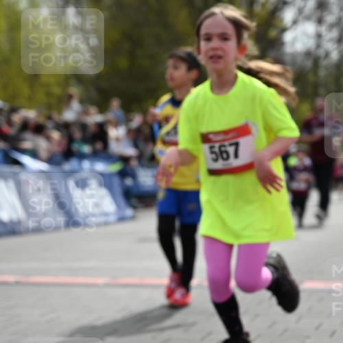 12.04.2026 - 45. Internationalen Wilhelmsburger Insellauf J. Mangold http://msf.ph/oto/9520827 12.04.2026 14:09:56 Ziel 284, 44, 200, 563, 53, 712, 1512, 1525, 551, 764, 567, 720, 719, 907, 158, 268, 543, 721 meine-sportfotos.de