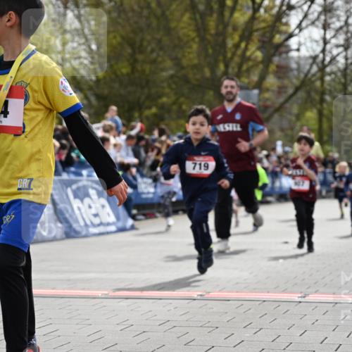 12.04.2026 - 45. Internationalen Wilhelmsburger Insellauf J. Mangold http://msf.ph/oto/9520836 12.04.2026 14:09:57 Ziel 200, 563, 53, 712, 1512, 1525, 551, 764, 567, 720, 719, 907, 158, 268, 543, 721, 1503, 736, 715, 6 meine-sportfotos.de