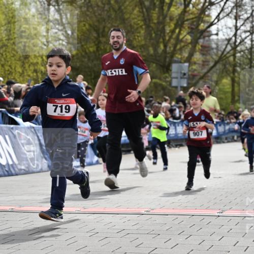 12.04.2026 - 45. Internationalen Wilhelmsburger Insellauf J. Mangold http://msf.ph/oto/9520840 12.04.2026 14:09:58 Ziel 53, 712, 1512, 1525, 551, 764, 567, 720, 719, 907, 158, 268, 543, 721, 1503, 736, 715, 6, 1504, 412, 681 meine-sportfotos.de