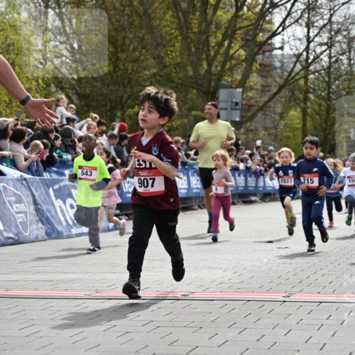12.04.2026 - 45. Internationalen Wilhelmsburger Insellauf J. Mangold http://msf.ph/oto/9520851 12.04.2026 14:09:59 Ziel 720, 719, 907, 158, 268, 543, 721, 1503, 736, 715, 6, 1504, 412, 681 meine-sportfotos.de