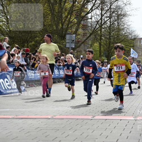 12.04.2026 - 45. Internationalen Wilhelmsburger Insellauf J. Mangold http://msf.ph/oto/9520855 12.04.2026 14:10:00 Ziel 720, 719, 907, 158, 268, 543, 721, 1503, 736, 715, 6, 1504, 412, 681, 640, 248, 441 meine-sportfotos.de