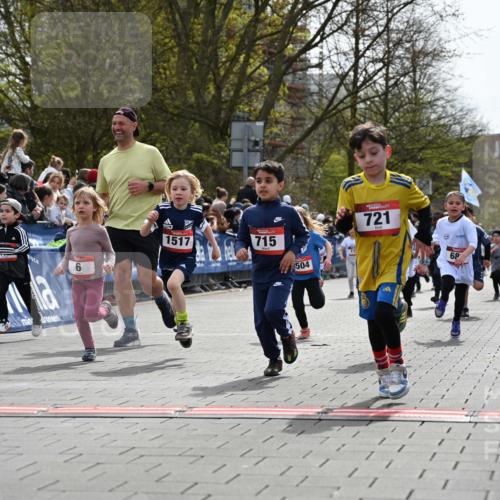 12.04.2026 - 45. Internationalen Wilhelmsburger Insellauf J. Mangold http://msf.ph/oto/9520860 12.04.2026 14:10:00 Ziel 720, 719, 907, 158, 268, 543, 721, 1503, 736, 715, 6, 1504, 412, 681, 640, 248, 441 meine-sportfotos.de