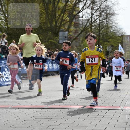 12.04.2026 - 45. Internationalen Wilhelmsburger Insellauf J. Mangold http://msf.ph/oto/9520862 12.04.2026 14:10:00 Ziel 720, 719, 907, 158, 268, 543, 721, 1503, 736, 715, 6, 1504, 412, 681, 640, 248, 441 meine-sportfotos.de