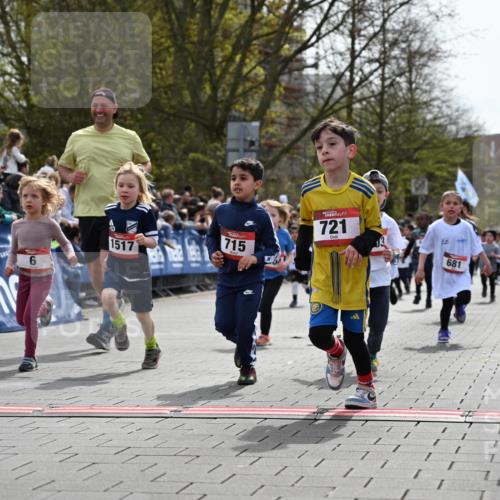 12.04.2026 - 45. Internationalen Wilhelmsburger Insellauf J. Mangold http://msf.ph/oto/9520863 12.04.2026 14:10:00 Ziel 720, 719, 907, 158, 268, 543, 721, 1503, 736, 715, 6, 1504, 412, 681, 640, 248, 441 meine-sportfotos.de