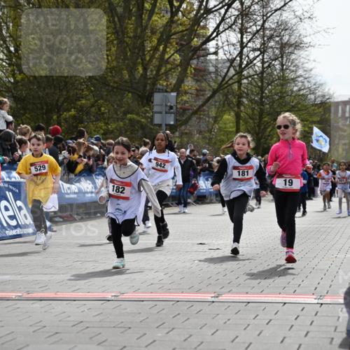 12.04.2026 - 45. Internationalen Wilhelmsburger Insellauf J. Mangold http://msf.ph/oto/9520910 12.04.2026 14:10:08 Ziel 640, 248, 441, 723, 119, 186, 224, 745, 207, 920, 770, 182, 19, 913, 181, 529, 942, 157, 1518, 192 meine-sportfotos.de