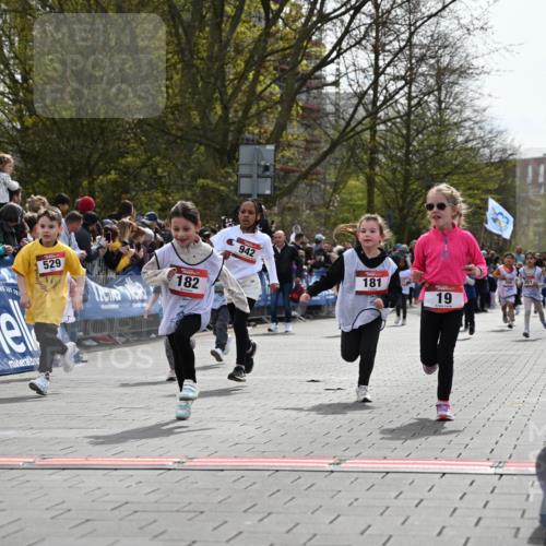 12.04.2026 - 45. Internationalen Wilhelmsburger Insellauf J. Mangold http://msf.ph/oto/9520911 12.04.2026 14:10:08 Ziel 640, 248, 441, 723, 119, 186, 224, 745, 207, 920, 770, 182, 19, 913, 181, 529, 942, 157, 1518, 192 meine-sportfotos.de