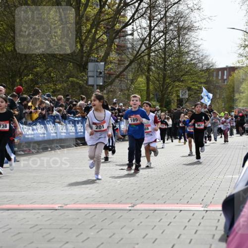 12.04.2026 - 45. Internationalen Wilhelmsburger Insellauf J. Mangold http://msf.ph/oto/9520924 12.04.2026 14:10:13 Ziel 913, 181, 529, 942, 157, 1518, 192, 946, 738, 201, 189, 269, 1524, 961, 938, 198, 932, 639 meine-sportfotos.de