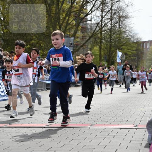 12.04.2026 - 45. Internationalen Wilhelmsburger Insellauf J. Mangold http://msf.ph/oto/9520950 12.04.2026 14:10:15 Ziel 192, 946, 738, 201, 189, 269, 1524, 961, 938, 198, 932, 639, 205, 153, 48 meine-sportfotos.de