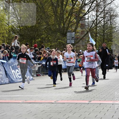 12.04.2026 - 45. Internationalen Wilhelmsburger Insellauf J. Mangold http://msf.ph/oto/9520963 12.04.2026 14:10:18 Ziel 946, 738, 201, 189, 269, 1524, 961, 938, 198, 932, 639, 205, 153, 48, 86, 132, 417 meine-sportfotos.de