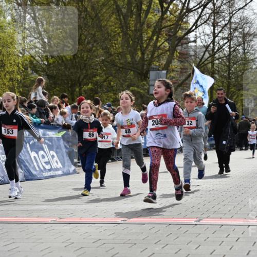 12.04.2026 - 45. Internationalen Wilhelmsburger Insellauf J. Mangold http://msf.ph/oto/9520969 12.04.2026 14:10:19 Ziel 189, 269, 1524, 961, 938, 198, 932, 639, 205, 153, 48, 86, 132, 417, 60 meine-sportfotos.de