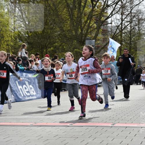 12.04.2026 - 45. Internationalen Wilhelmsburger Insellauf J. Mangold http://msf.ph/oto/9520970 12.04.2026 14:10:19 Ziel 189, 269, 1524, 961, 938, 198, 932, 639, 205, 153, 48, 86, 132, 417, 60 meine-sportfotos.de