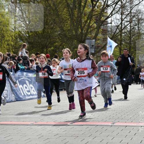 12.04.2026 - 45. Internationalen Wilhelmsburger Insellauf J. Mangold http://msf.ph/oto/9520971 12.04.2026 14:10:19 Ziel 189, 269, 1524, 961, 938, 198, 932, 639, 205, 153, 48, 86, 132, 417, 60 meine-sportfotos.de